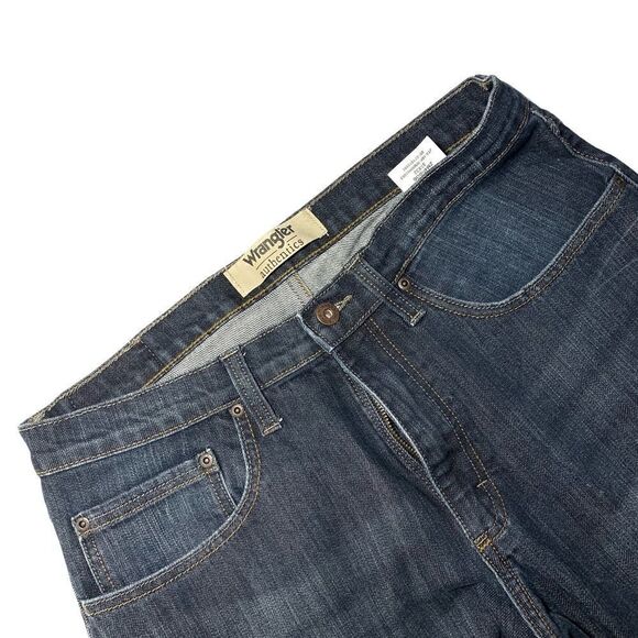EUC Men’s Wrangler Authentic Jeans - Picture 5 of 8